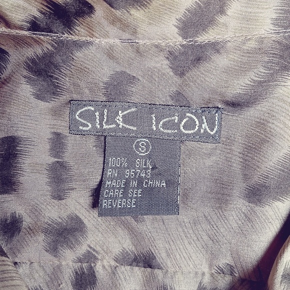 Silk Icon 💯 silk button down blouse shirt size s - Picture 5 of 5